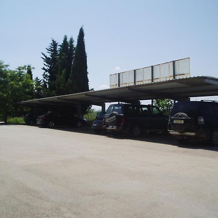 Hotel Manzanares Exterior photo