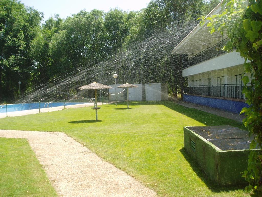 Hotel Manzanares Exterior photo