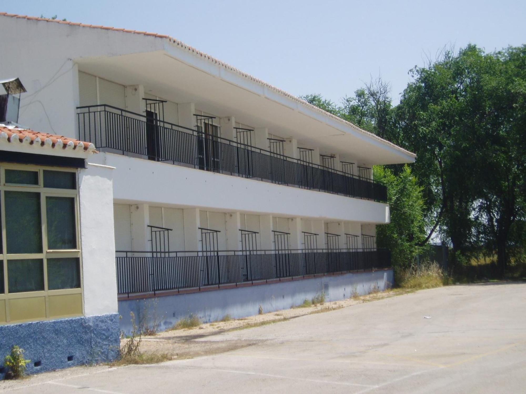 Hotel Manzanares Exterior photo